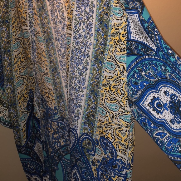 Patterned shawl/swim cover - Picture 5 of 5